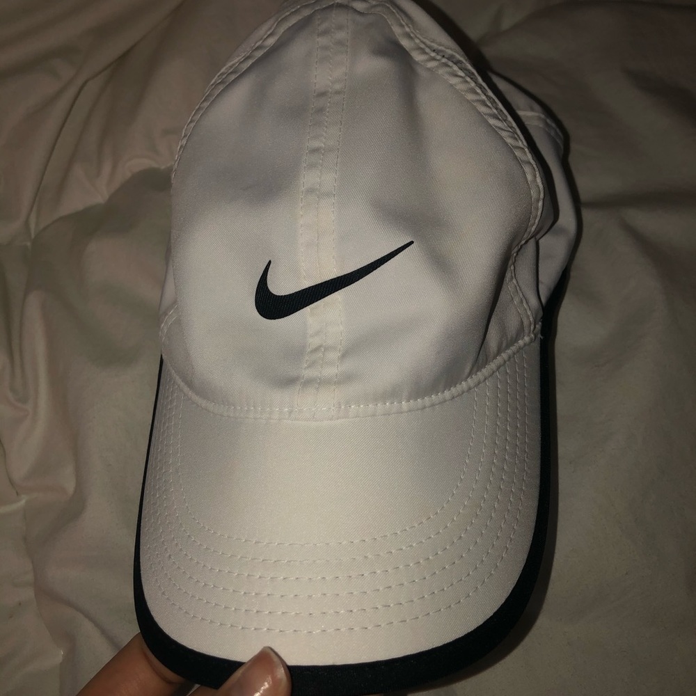 White nike dri fit hat